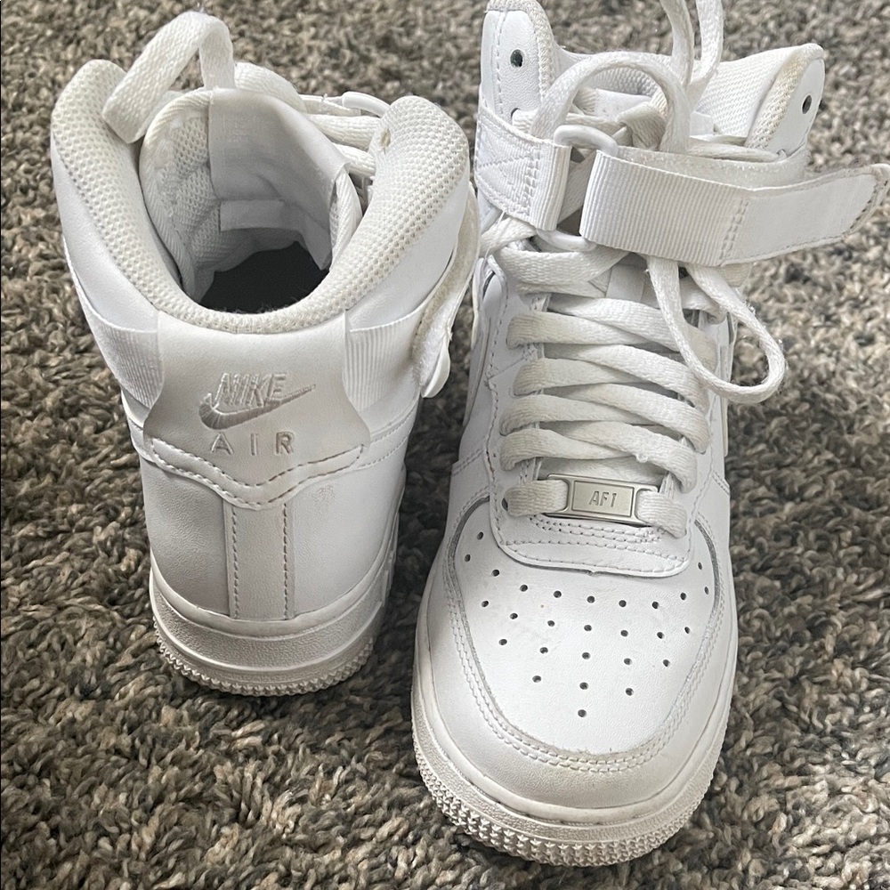 Nike Kids' White High-Top Sneakers - Picture 4 of 14
